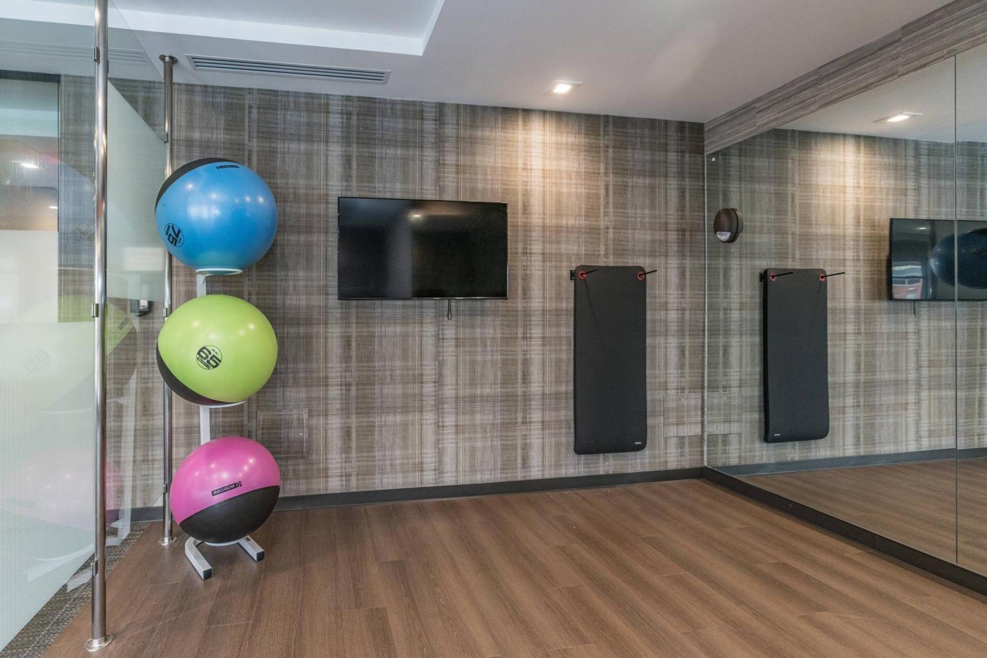 Courtyard By Marriott West Springfield Hotel Bagian luar foto