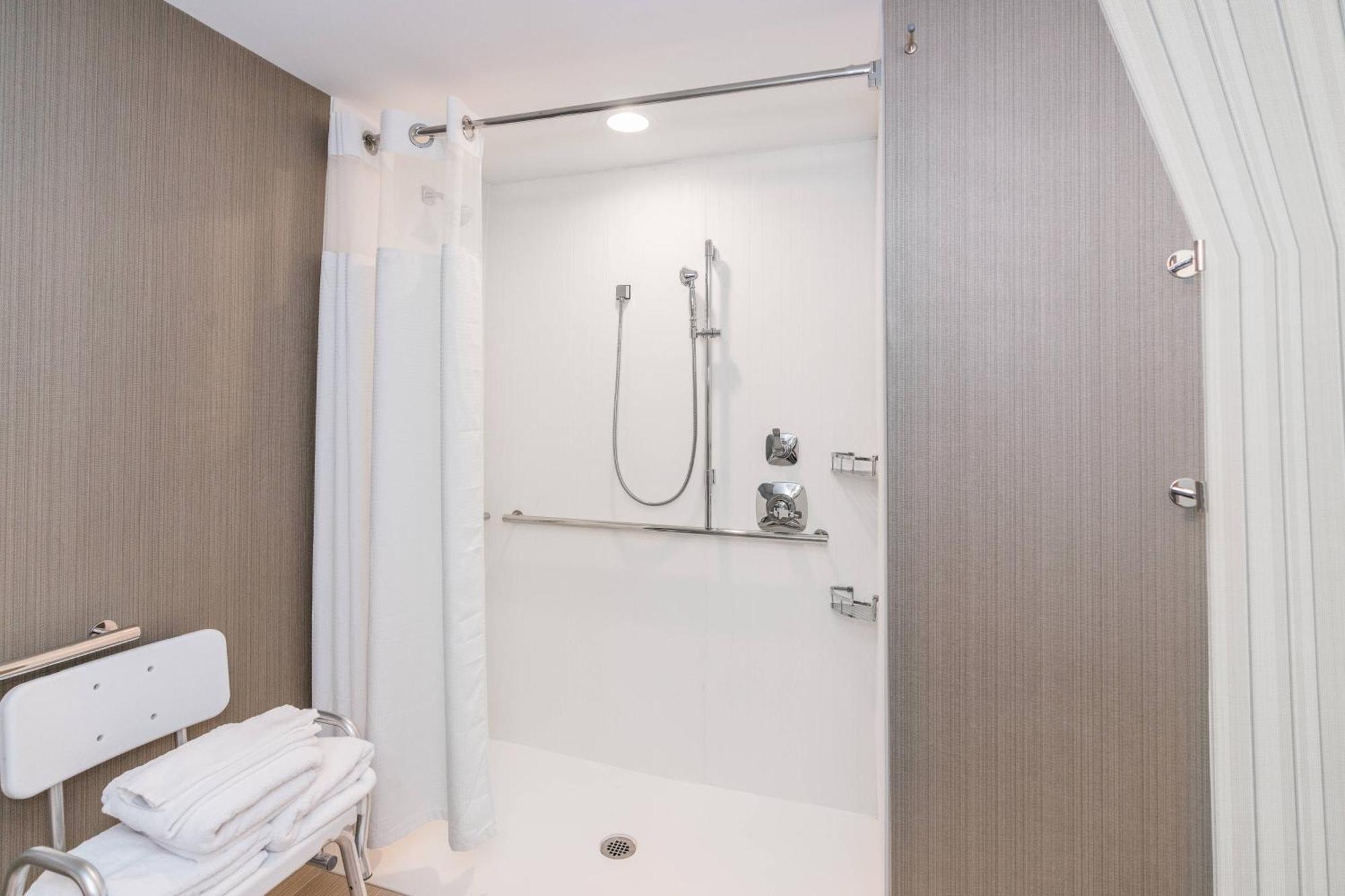Courtyard By Marriott West Springfield Hotel Bagian luar foto